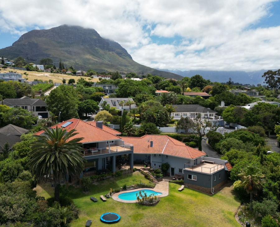 8 Bedroom Property for Sale in Pearlrise Western Cape